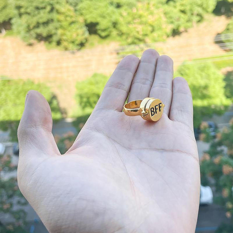 "Best Friend Forever: Gold Spinner Anime Matching Rings 💛✨" Celebrate your unique bond with these cute and aesthetic matching gold spinner anime rings, perfect for best friends or BFFs! 💖🌟