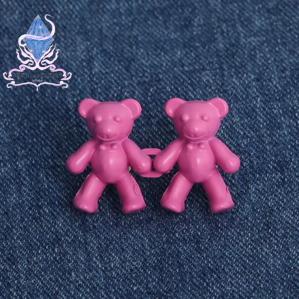 "Bear-ly Fit: Adjustable Jean Button Pins 🐻👖" Instantly tighten your jeans with these adorable bear-shaped button pins—no sewing required! Perfect for a cute, quick fix. ✨💖