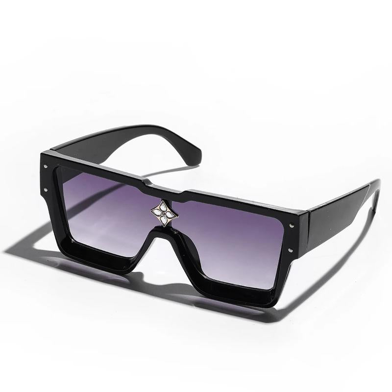 "Ultimate Luxury: Ruiao Retro Millionaire Shades 🕶️✨"  Step into 2025 with style and sophistication. These luxury black sunglasses from Ruiao feature a retro design for both men and women who demand the best. 💎🌟