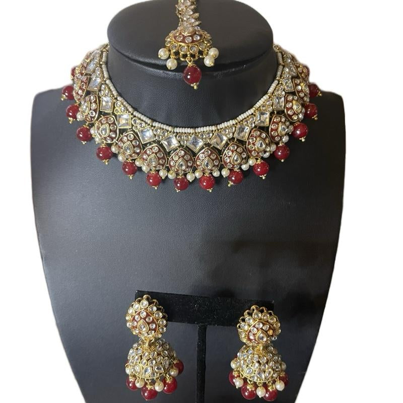 "Royal Radiance: Kundan Necklace, Earrings & Bindi Set 👑💫"  Step into elegance with this stunning Kundan jewelry set, including a necklace, earrings, and bindi—ideal for weddings, festivals, or any special event. ✨💖
